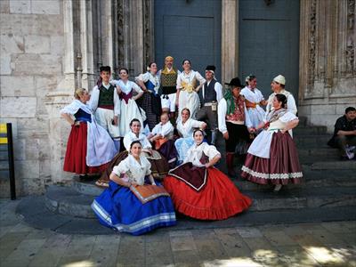 DE LA FAENA A LA FESTA