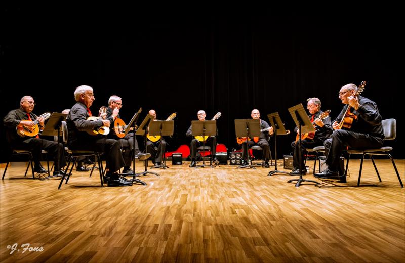 GRUPETTO UN MÓN PLE DE MÚSICA