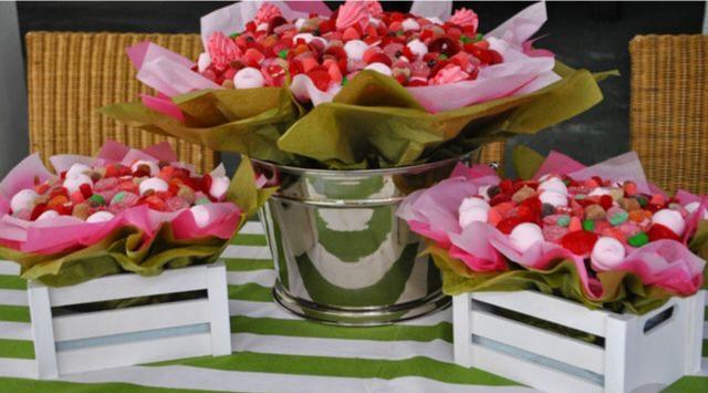 CAIXES FLORALS AMB DOLÇOS