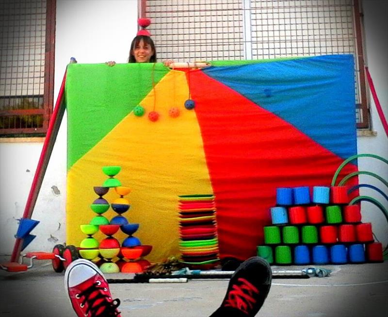 MONTAMOS EL CIRCO... ¡EN FAMILIA!