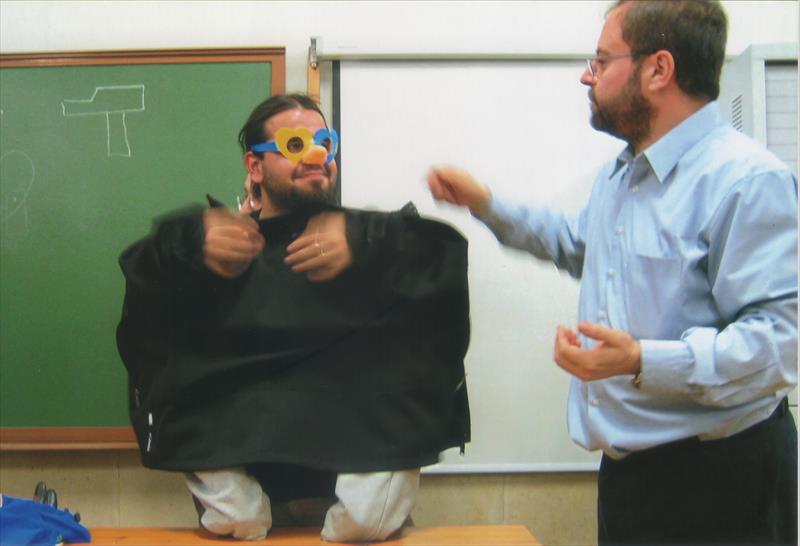 INTERPRETANDO CON TÍTERES