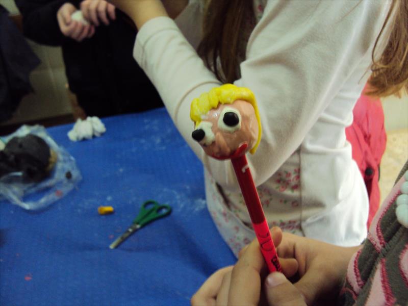 LEVANTA EL DEDO Y CUENTA UN CUENTO. TÍTERES DE DEDO