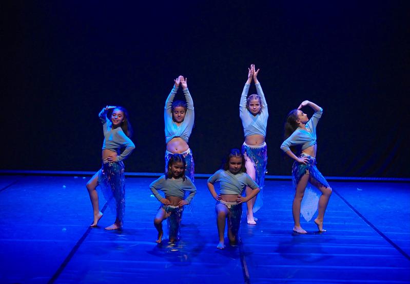 DANZA ORIENTAL PARA MAMIS Y PEQUES