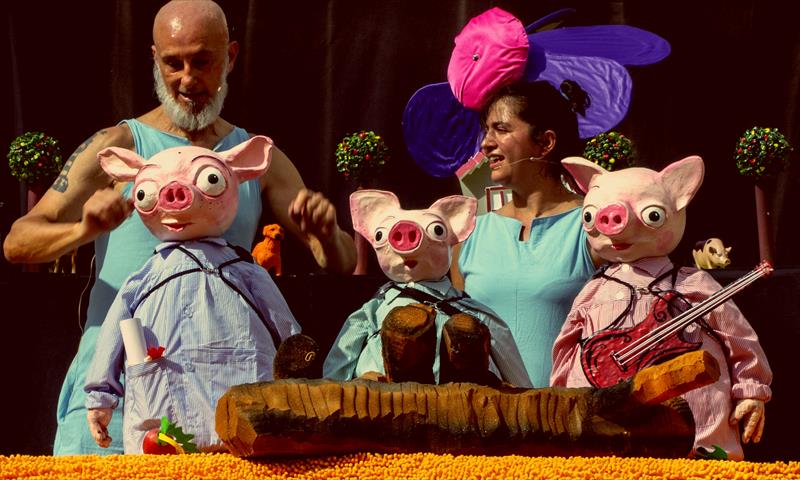 LES TRES PORQUETES (EL VIATGE)