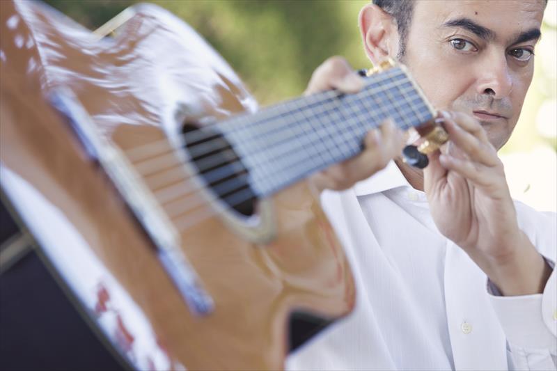 JAVIER MOYA EN CONCERT