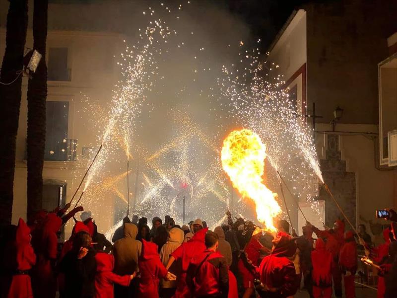 BALL DE DIMONIS