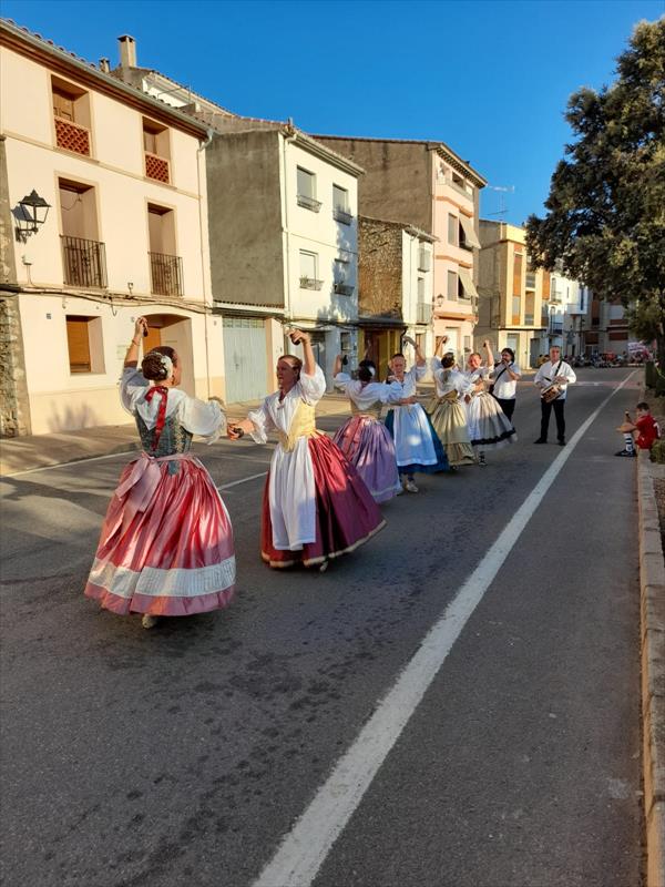 BALLS AL CARRER