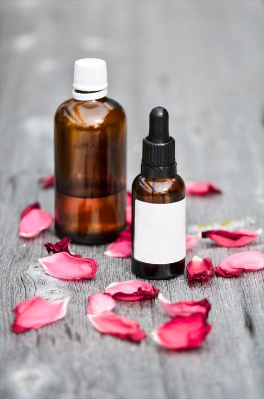 COSMÈTICA NATURAL AMB OLIS ESSENCIALS