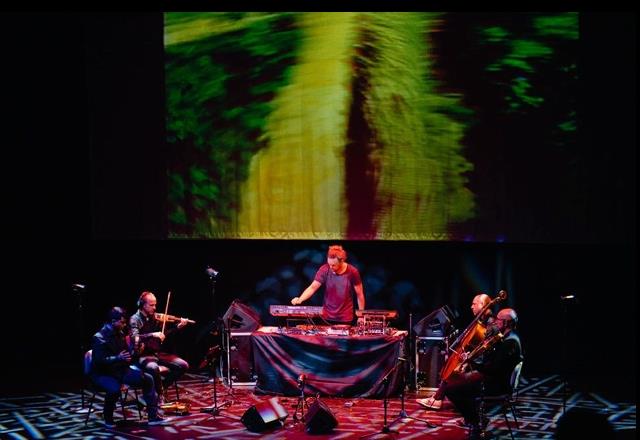 RESONANCES